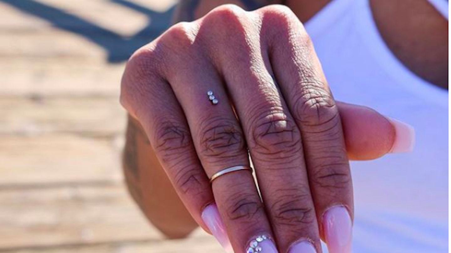 Dermal piercing 2025 jewelry diamonds